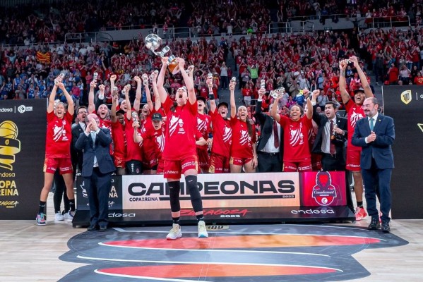 El Casademont Zaragoza conquista 'su' Copa ante el Perfumerías Avenida