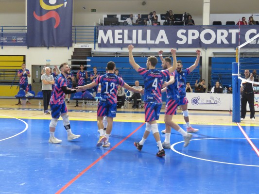 Conqueridor despierta de su sueño y despide la
temporada cayendo en el tercer partido ante
Melilla