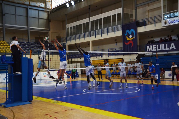 Conqueridor cae en el segundo encuentro ante Melilla y decidirá su pase a semifinales el domingo
