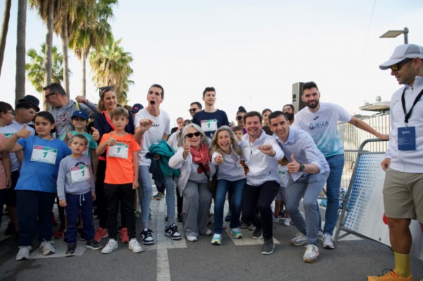 Álex Roca, presente en la carrera solidaria de APNEEF  