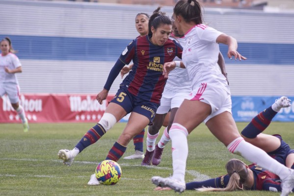 El Levante UD Femenino cae ante un Madrid CFF que se empeñó mejor en el Fernando Torres
 