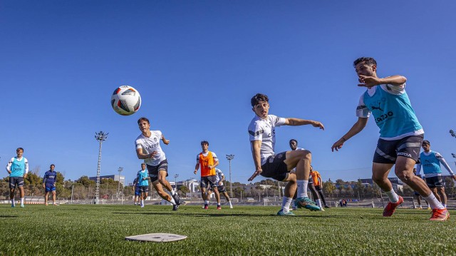 El Mestalla, a seguir el ritmo de cabeza en su visita al Prat
