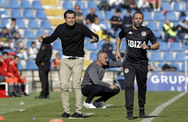 César Moreno vuelve a una convocatoria y Ander Vitoria a 'cabrear' a 'Lolo' Escobar
