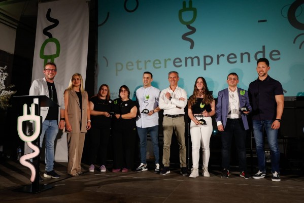 Recykyo, un proyecto de economía circular para reutilizar residuos textiles gana Petreremprende
