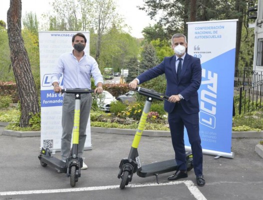 Murcia suma el alquiler de patinetes a su plan para hacerse más sostenible... para mayores de 18