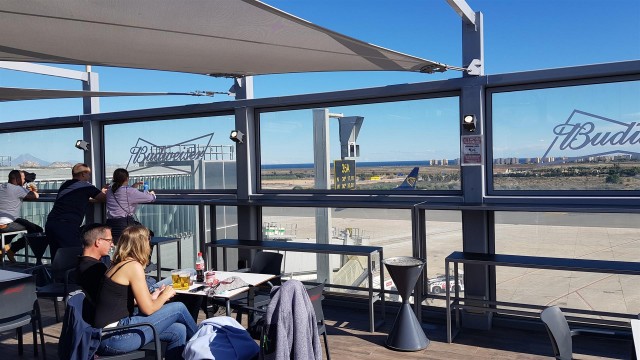 Pista libre a El Altet: la oferta de verano crece un 4% sobre 2019 con Europa como protagonista