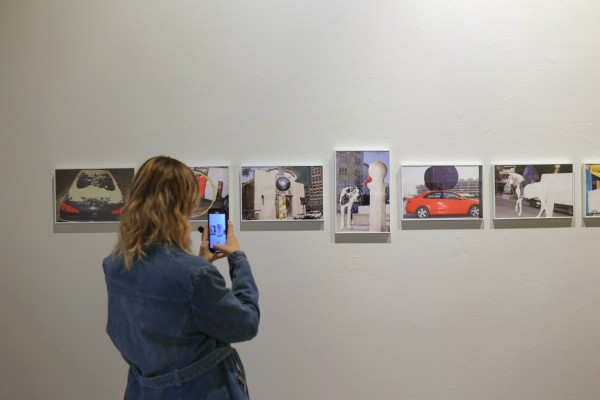 La fotografía de Cristina de Middel, Ricardo Cases y Miguel Trillo conquista el Centre del Carme