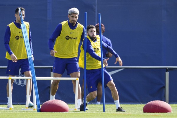 Araujo recibe el alta médica y entra en la convocatoria
