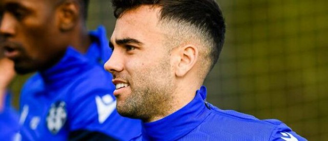 Rober Ibáñez, baja para jugar ante el Real Zaragoza por unas molestias