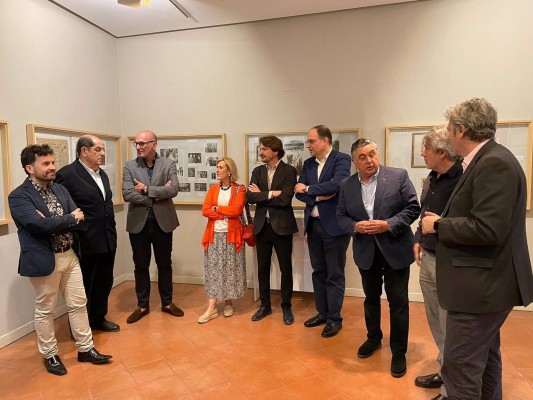 El legado del escritor y periodista murciano José Ballester brilla en el Museo Ramón Gaya
