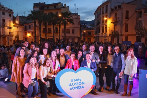 Carmina Ballester presenta a su equipo para revalidar su alcaldía en Onda
