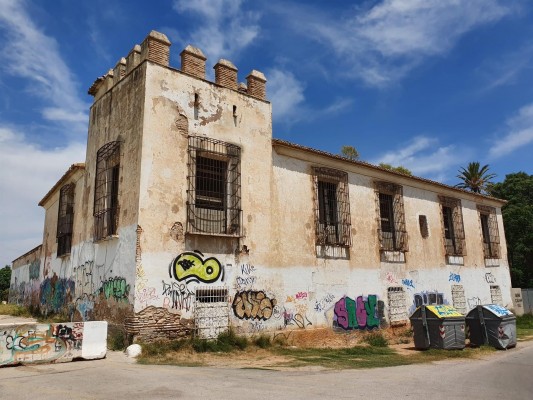 PP y Cs critican que queda desierto el concurso para limpiar pintadas y mantener el patrimonio
