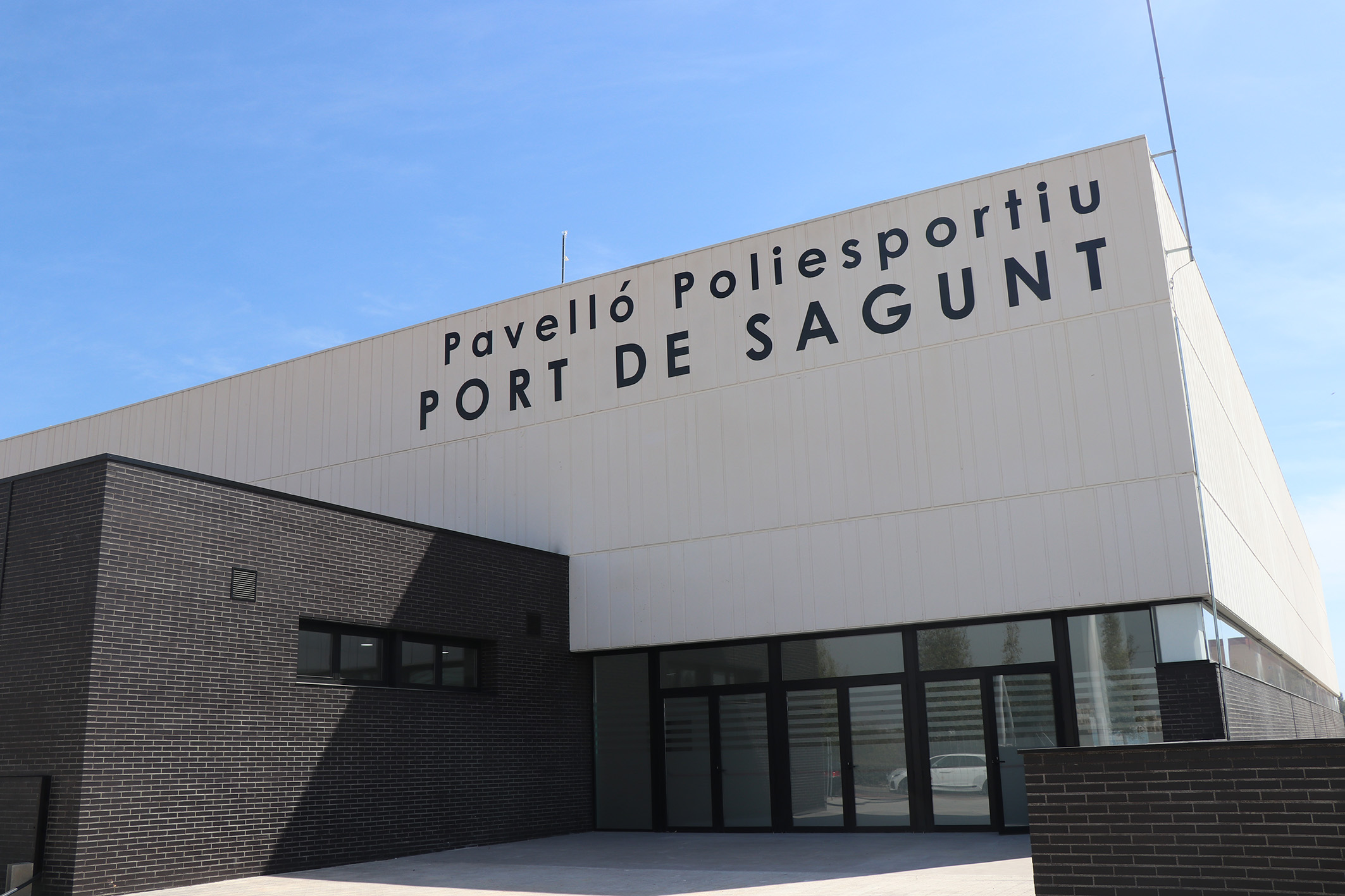 Acabadas las obras del Pavelló Poliesportiu Port de Sagunt tras 13 años de espera