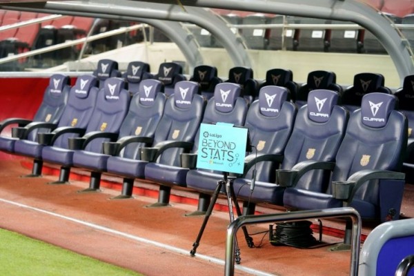 LaLiga estrena un sistema de revisión de vídeo en los banquillos esta jornada

