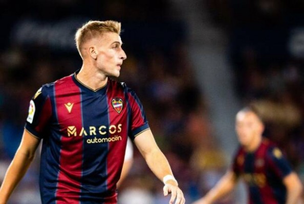 Cuatro jugadores del Levante, al borde de la sanción por amarillas
