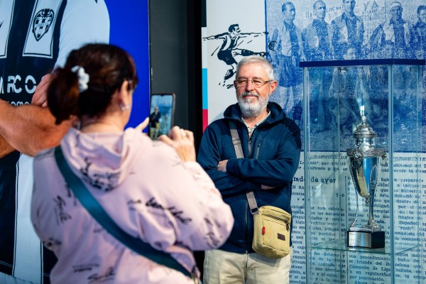 La Copa de la República, expuesta al público en el Ciutat de València
