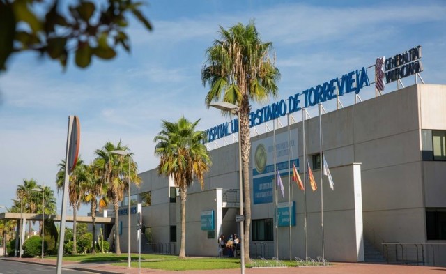 Urología del Hospital de Torrevieja consolida su plantilla con una jefa de unidad y siete especialistas
