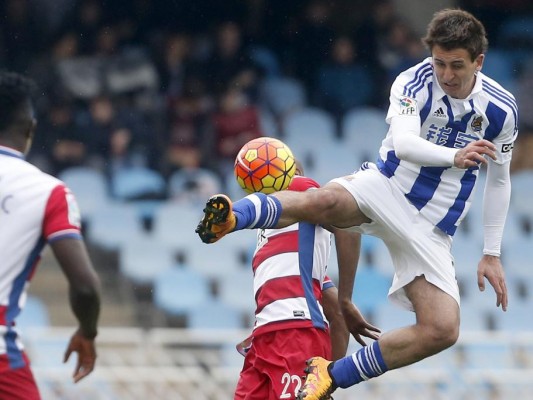 Oyarzabal sustituye al lesionado Samu Castillejo