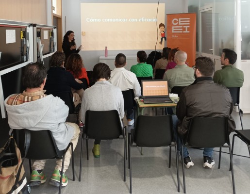 La jornada 'Emprende en Rural' reúne a emprendedores para comunicar sus proyectos