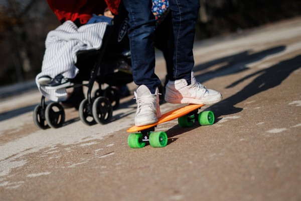 El Gobierno aprueba la ley de Familias que crea nuevos permisos para cuidado de hijos y convivientes