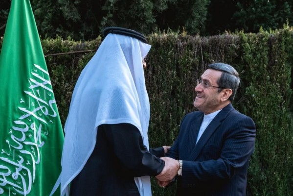 El embajador de Irán asiste por primera vez a la cena de Ramadan en la embajada de Arabia Saudí en Madrid
