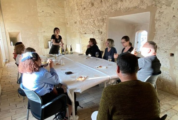 Alicante exhibe el Castillo de Santa Bárbara y la gastronomía local a periodistas centroeuropeos