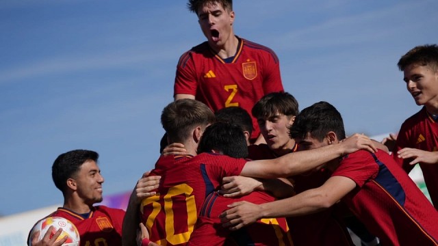 España sella su presencia en la fase final del Europeo sub-19 con una goleada