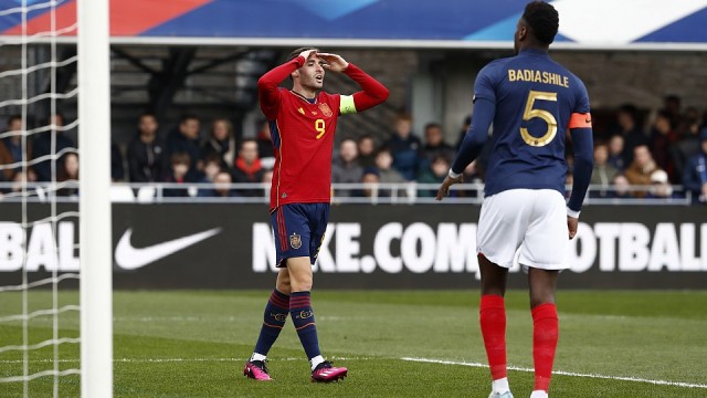 La nueva sub-21 de Santi Denia se atasca ante Francia