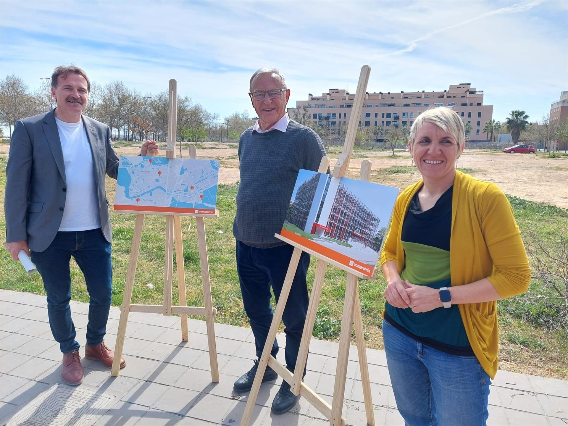 Giuseppe Grezzi, Joan Ribó y Papi Robles presentan una propuesta de movilidad de Compromís - Foto: AJUNTAMENT - 