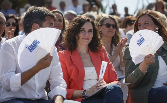 El PPCV 'españoliza' la campaña electoral mientras el PSPV no quiere ver a Sánchez 