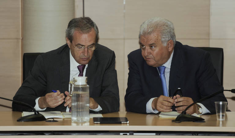 El expresidente de Coepa Moisés Jiménez, y su sucesor, Francisco Gómez. Foto: RAFA MOLINA - 