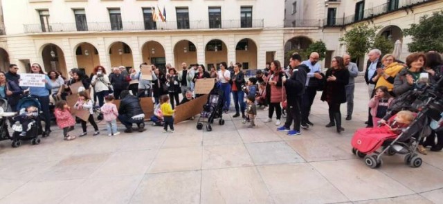 Alicante traslada a los padres el inicio el proyecto para la nueva guardería municipal desalojada