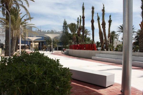 El nuevo espacio creado en la Plaza Bohemia contará con diez puestos de mercadillo esta Semana Santa