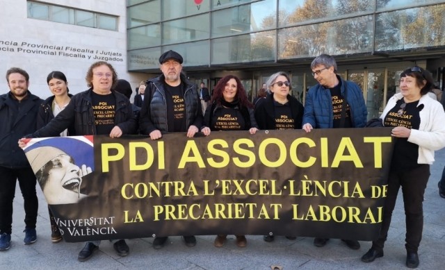 El profesorado asociado presenta un escrito contra la suspensión del juicio por discriminación laboral