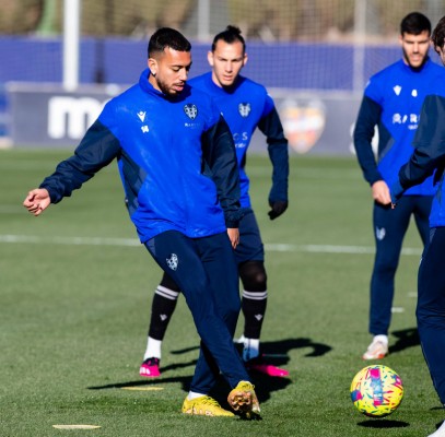 Ruben Vezo, principal novedad en el primer entrenamiento de la semana
