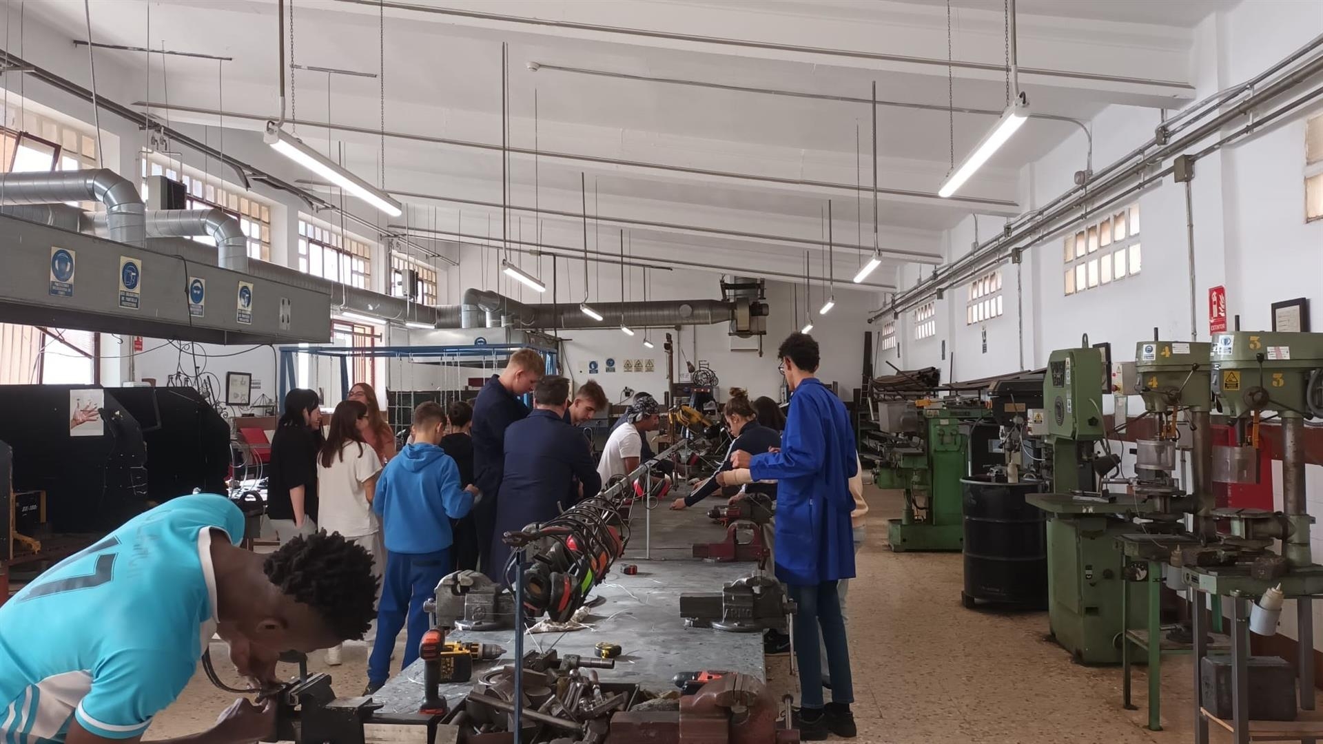 Educación publica el calendario de admisión y matrícula en FP: del 20 al 30 de mayo