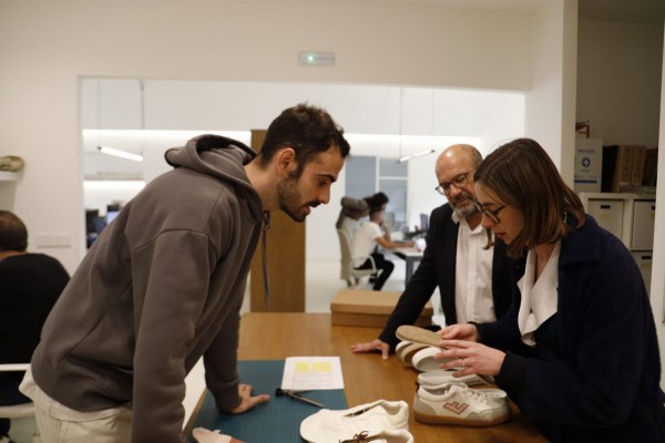 Compromís per Elx defiende políticas públicas para la ecoinnovación industrial y pone como ejemplo Flamingos Life