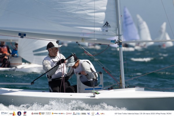 Víctor Pérez y Luca Rosa y Lucía Tamani y María Sauquillo, campeones del 63º Gran Trofeo Valencia de Snipe 
