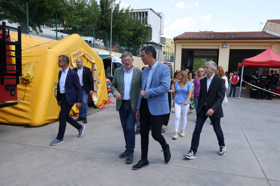 Pedro Sánchez viaja este lunes a las zonas del incendio en el Alto Mijares