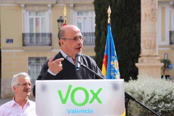 Gil Lázaro defiende la moción de censura 