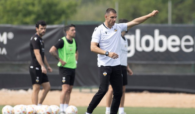 El Castellón busca aprovechar el pinchazo del Eldense y acercarse a dos puntos del liderato