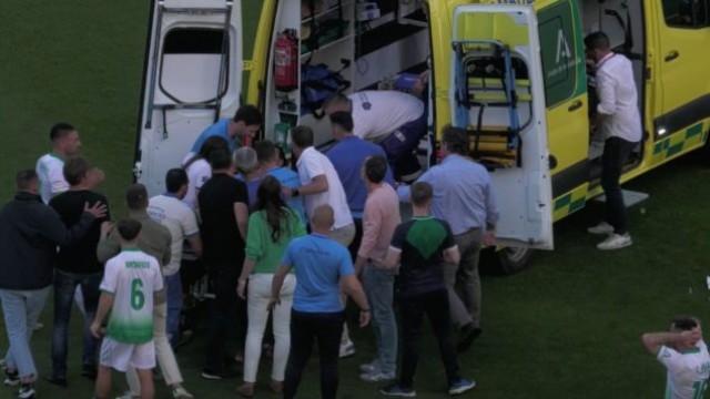 Suspendido el Córdoba-Ferrol tras desvanecerse un jugador sobre el terreno de juego