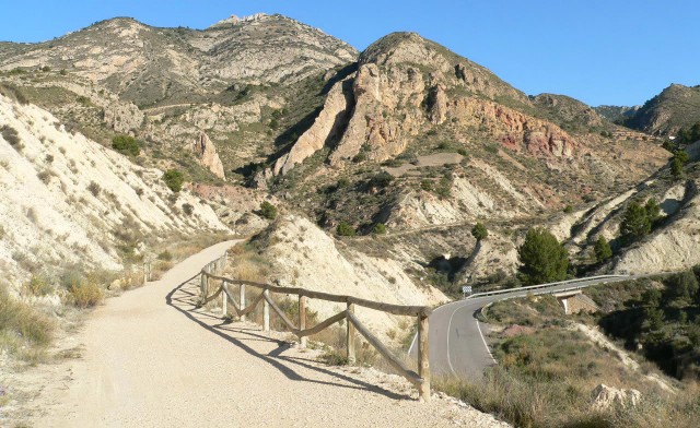 El Consell inicia obras de mejora en CV-820 a su paso por Agost y el acceso a la vía verde del Maigmó