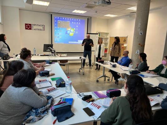 La Diputación activa un aula virtual con cursos de emprendimiento e innovación en Castellón