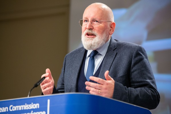 Bruselas acuerda con Alemania levantar su veto a la prohibición de motores de combustión en 2035