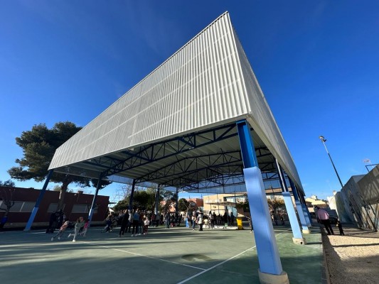 El Ayuntamiento de San Javier 'sacia' la demanda del colegio El Mirador con su nueva cubierta