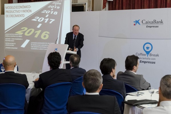 CaixaBank reúne a 70 empresarios en Castellón para debatir sobre las perspectivas y riesgos de la economía