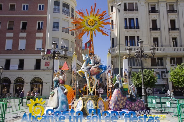 La fiesta de Alicante en un monumento: así es la hoguera que arderá en Córdoba