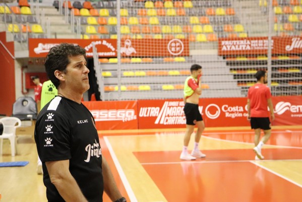 El Jimbee recibe al Ribera Navarra tras su revés en la pista del que era colista