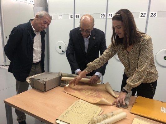 Nueva 'memoria histórica' urbana de Elche en el Archivo Municipal: la obra de Pepe Amorós y Antonio Serrano  